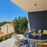 Hedera Estate Hedera A60 דירה *